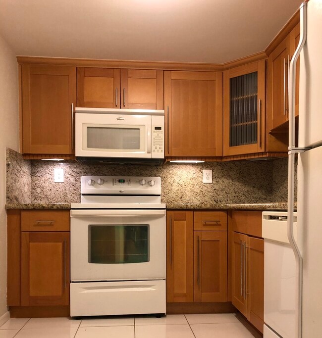 Building Photo - 3215 S Ocean Blvd