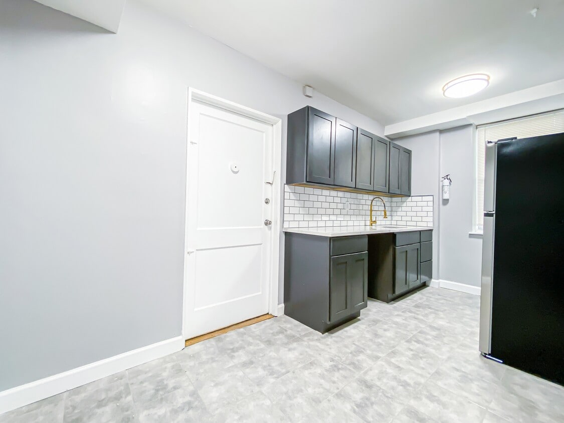 Primary Photo - 758 Jersey Ave