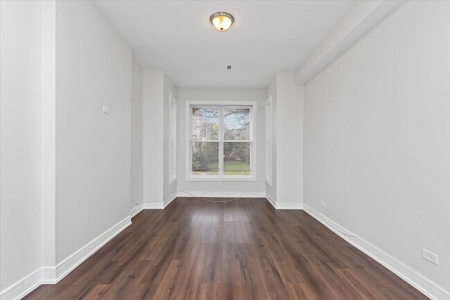Foto del edificio - 1311 S Troy St