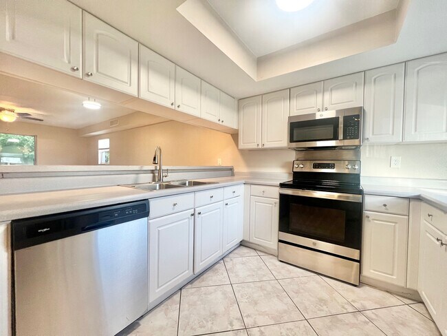Building Photo - 1713 Azalea Ct