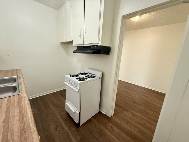 Foto del edificio - 611 Sunset Dr