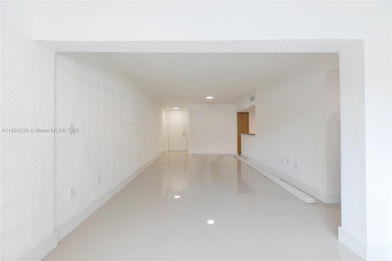 Foto principal - 10241 NW 9th St Cir