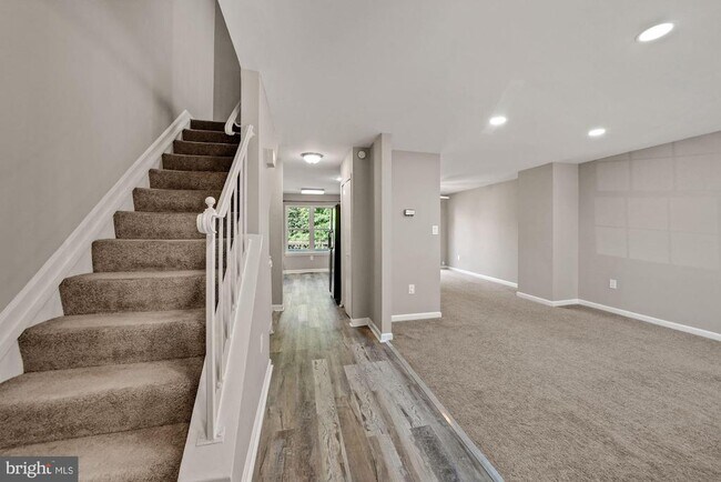 Foto del edificio - 3924 Collis Oak Ct
