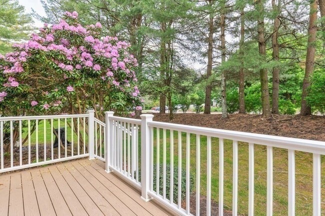 Building Photo - 78 Pointe Rok Dr