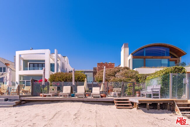 Foto del edificio - 23752 Malibu Rd