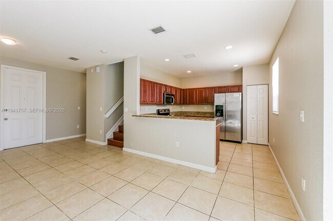 Building Photo - 457 SE 37th Pl