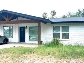 Building Photo - 2228 Ivy Ave