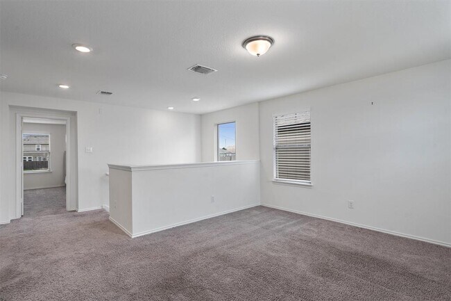 Building Photo - 533 Bailey Park Dr