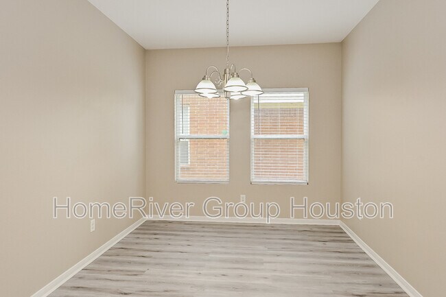 Building Photo - 1843 Macondray Dr