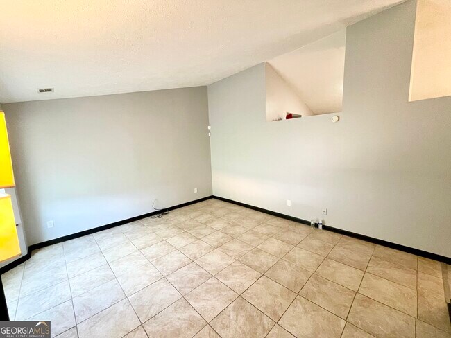 Building Photo - 7627 Ward Ln
