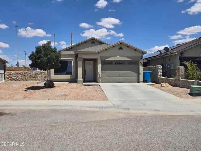 Building Photo - 808 Ballard Shapleigh Pl