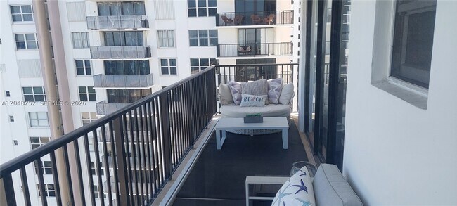 Foto del edificio - 2101 S Ocean Dr
