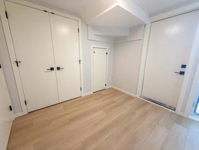 Building Photo - 1.0 bedroom in Edmonton Alberta T5G 1G1