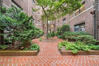 Building Photo - 240 Halstead Ave