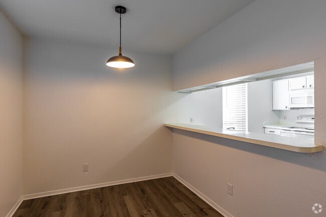 1BD, 1BA - 672SF - The Willows