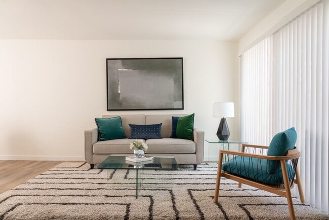 Building Photo - Mid-century LA style in Sherman Oaks!