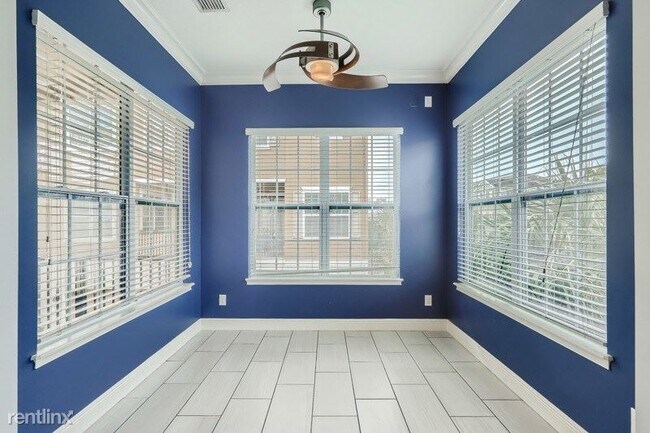 Building Photo - 4 br, 3 bath House - 555 Edgerly Pl