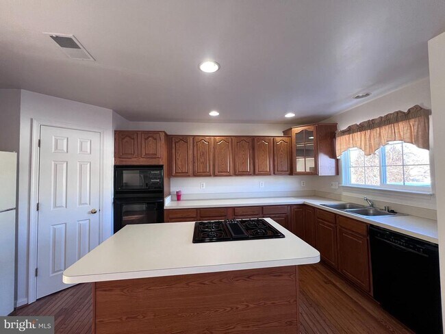 Building Photo - 9445 Lanae Ln