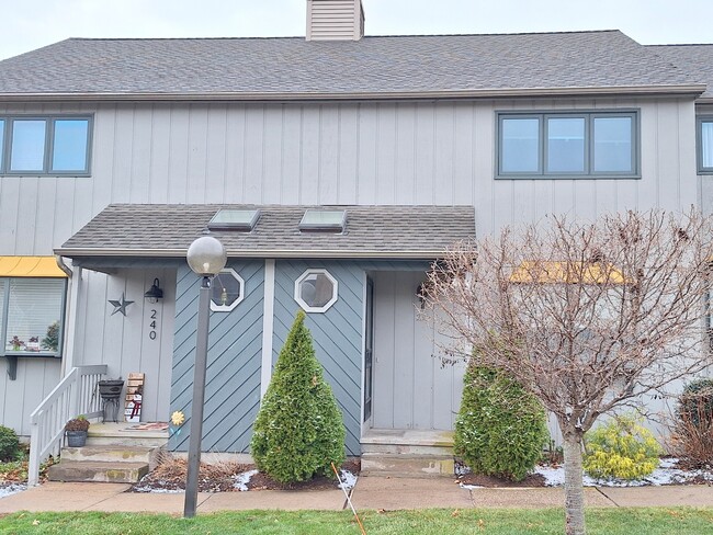 Foto del edificio - 238 Skyview Dr