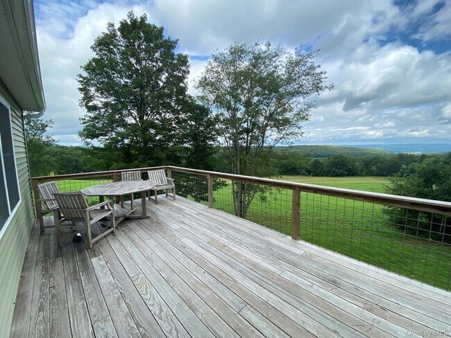 Foto del edificio - 641 Smithfield Rd