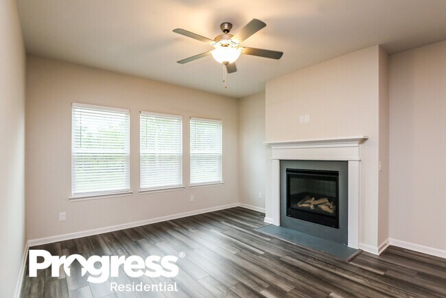 Foto del edificio - 5916 Hackberry Ln