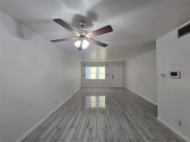 Foto del edificio - 211 Pasadena Ave N