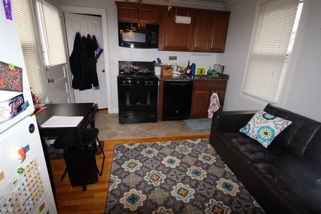 Building Photo - 1 br, 1 bath  - 414 Lawrence St Apt 6 Unit #6