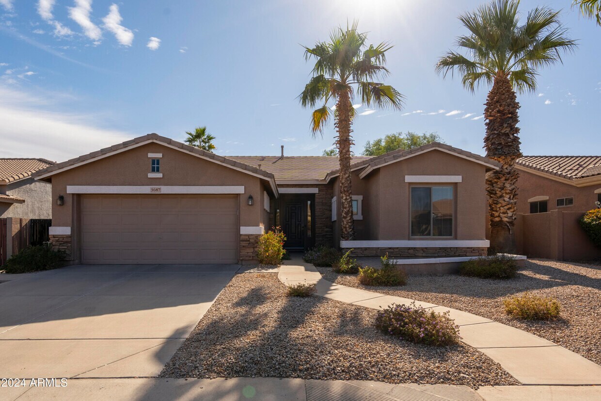 Foto principal - 3687 E Oxford Ln