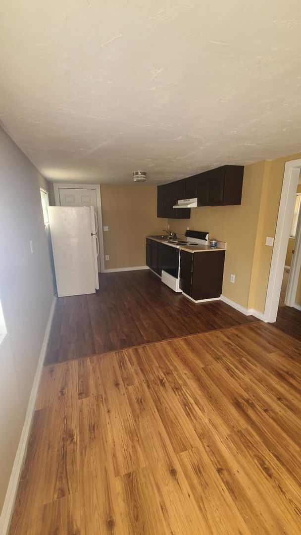Foto del edificio - Adorable 2/1 move in ready!