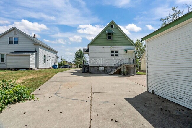 Building Photo - 217 Courtland Ave