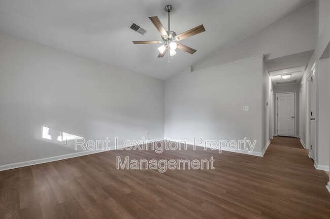 Foto del edificio - 660 Morgan Hills Dr