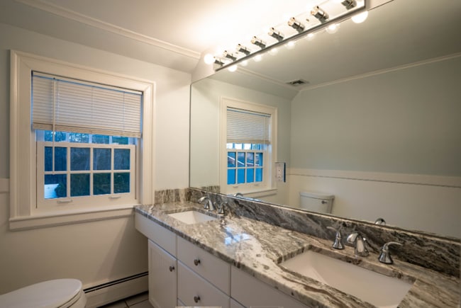 Foto del edificio - 40 Puddingstone Ln