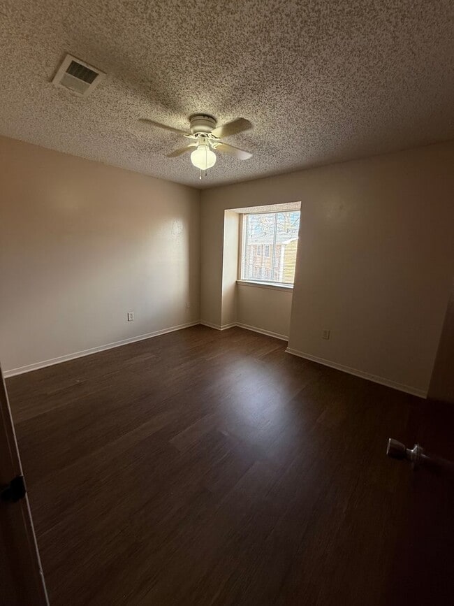 2 bedroom 2 bath town home in a gated community - 2 bedroom 2 bath town home in a gated community