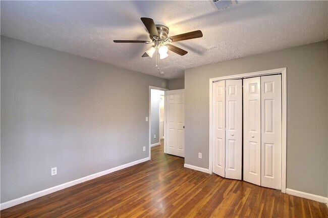 Foto del edificio - 2897 White Oak Dr