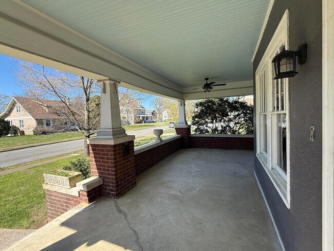 Foto del edificio - 206 Eveningside Dr