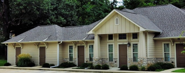 Building Photo - 1126 E Front St