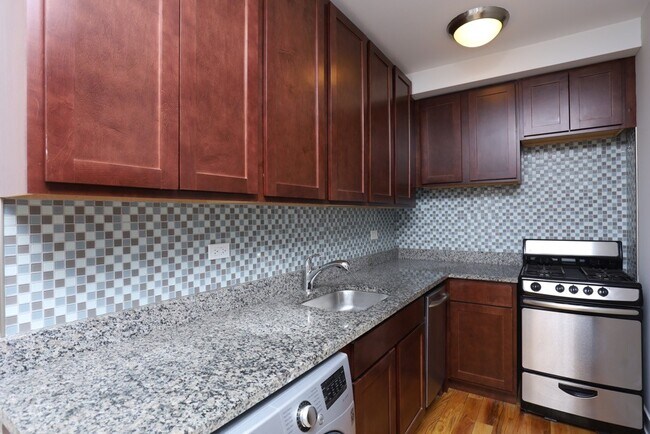 Foto del edificio - 553 W Arlington Pl