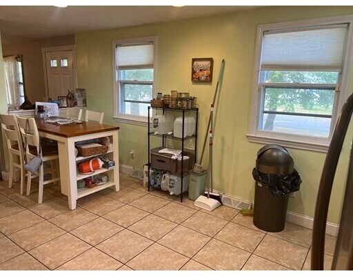 Foto del edificio - 88 Massasoit Ave