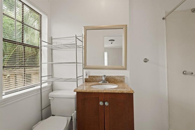 Building Photo - 3409 Mandell St