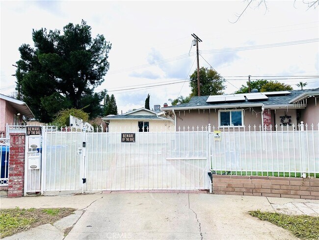 Foto del edificio - 11598 Cranston Ave