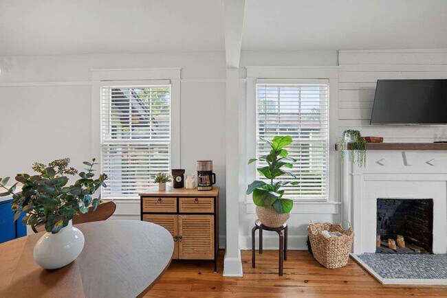 Foto del edificio - 2779 Dellwood Ave