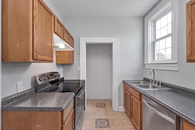 Foto del edificio - GORGEOUS COLONIAL HOME FOR RENT IN NEWPORT NEWS!!!