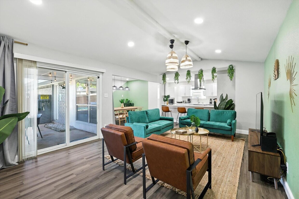 Foto principal - 1231 Springbrook Cir