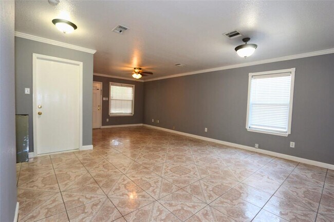 Building Photo - 3222 Jorns St