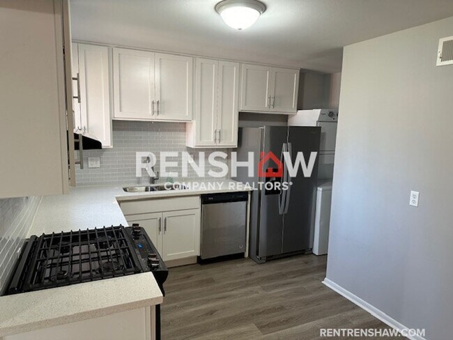 Building Photo - Charming 3 Bedroom In East Memphis Now Ava...