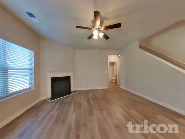 Building Photo - 767 Humphry Dr