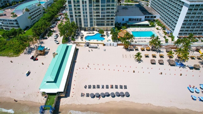 Foto del edificio - 16711 Collins Ave