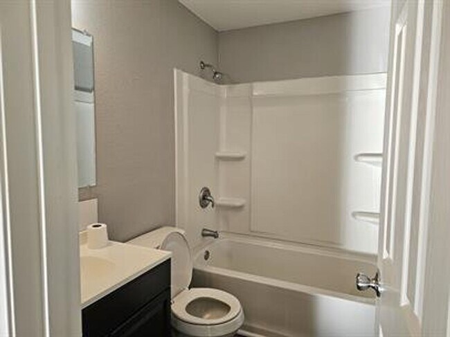 Building Photo - 1953-1953 S Owyhee St