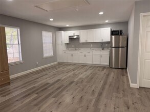 Building Photo - 6846 Hertford Park Dr