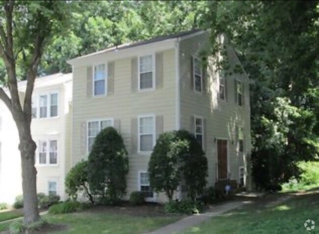 Building Photo - 1650 Heritage Hill Dr